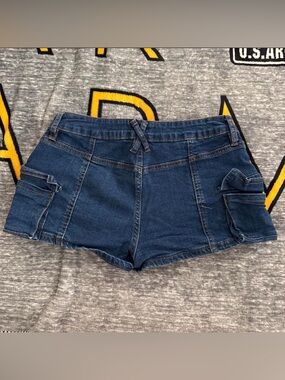 Denim Cargo Women’s Shorts in Dark Blue